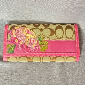 Coach Signature Collection Chrysanthemum Wallet in Rare Pink Color NWOT